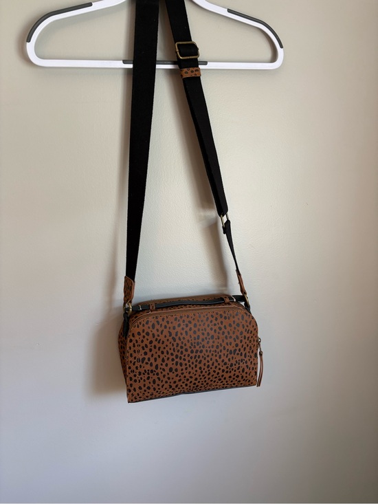 Universal Thread Handbags - Universal Thread Cheetah Leopard Print Double Zip Crossbody Bag Brown Black
